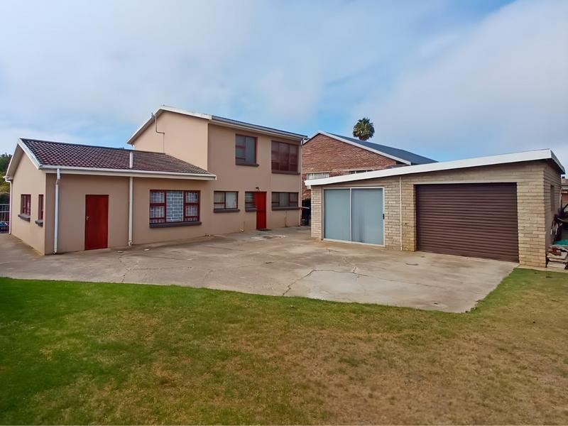7 Bedroom Property for Sale in Heiderand Western Cape